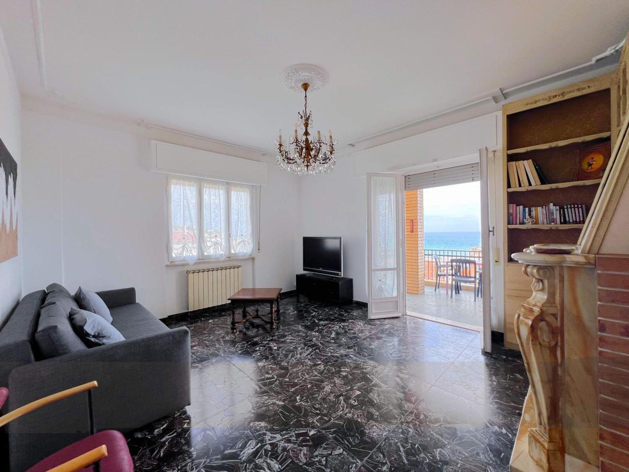Ampio Appartamento Con Vista Varazze Esterno foto