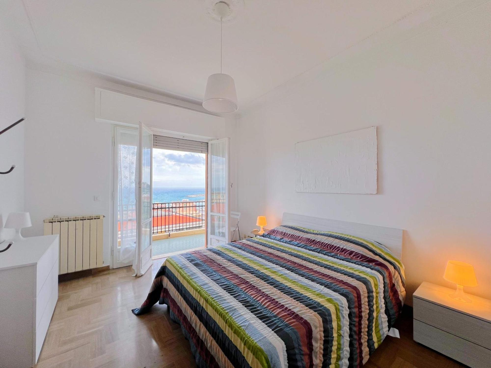 Ampio Appartamento Con Vista Varazze Esterno foto