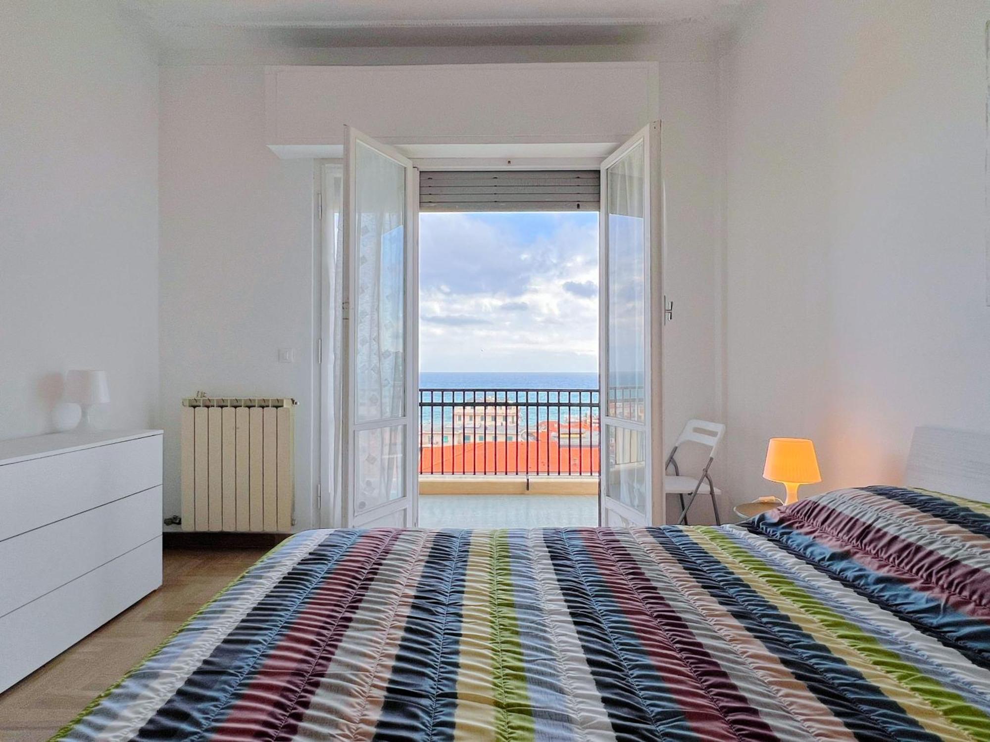 Ampio Appartamento Con Vista Varazze Esterno foto