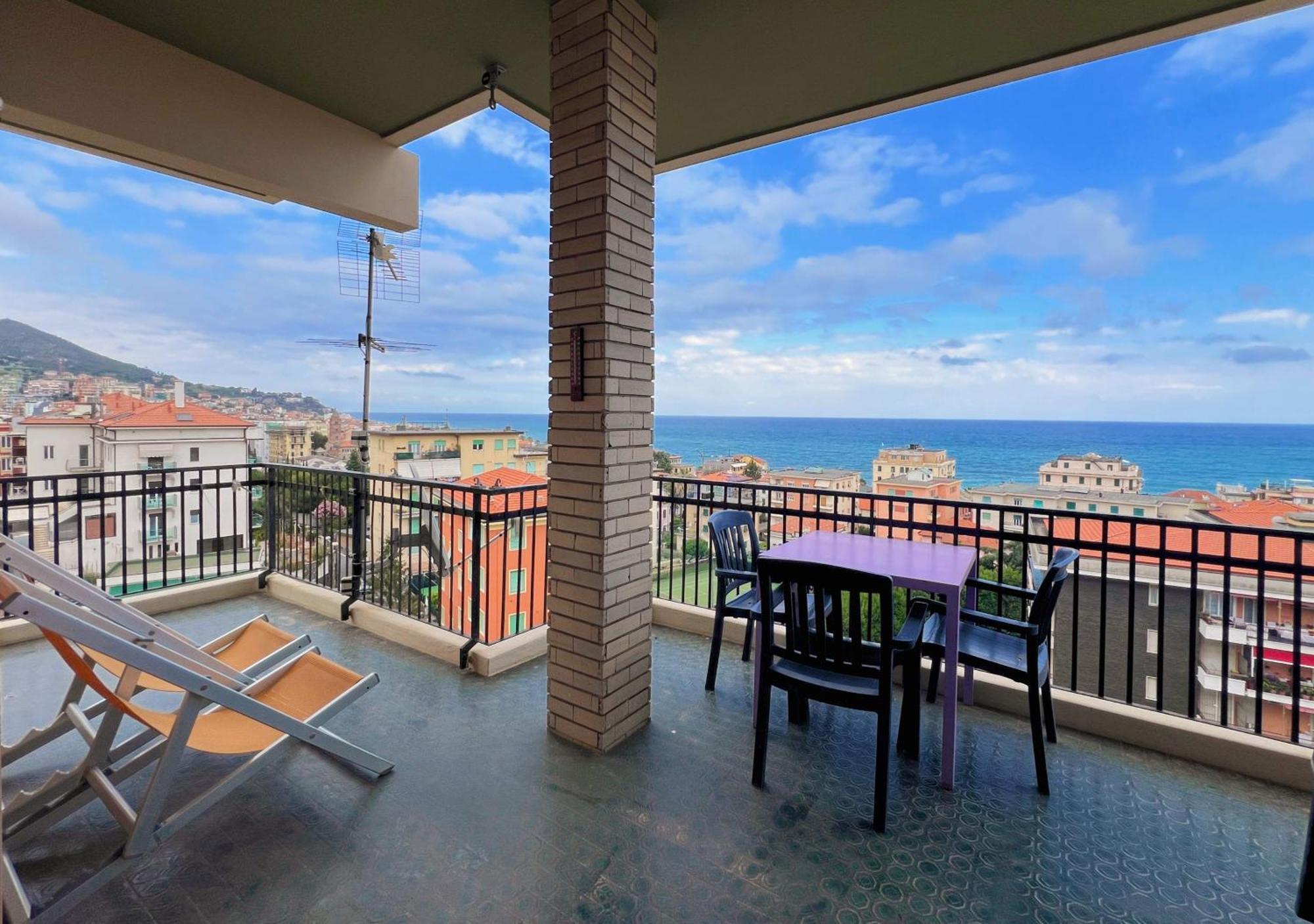 Ampio Appartamento Con Vista Varazze Esterno foto